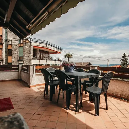 Feriehus Casa Torelu - Lakeside Leisure & Business *